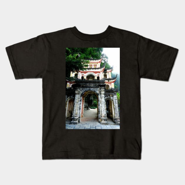 Vietnam - Ninh Binh Tam Coc , Pagode de Bich Dong Kids T-Shirt by franck380